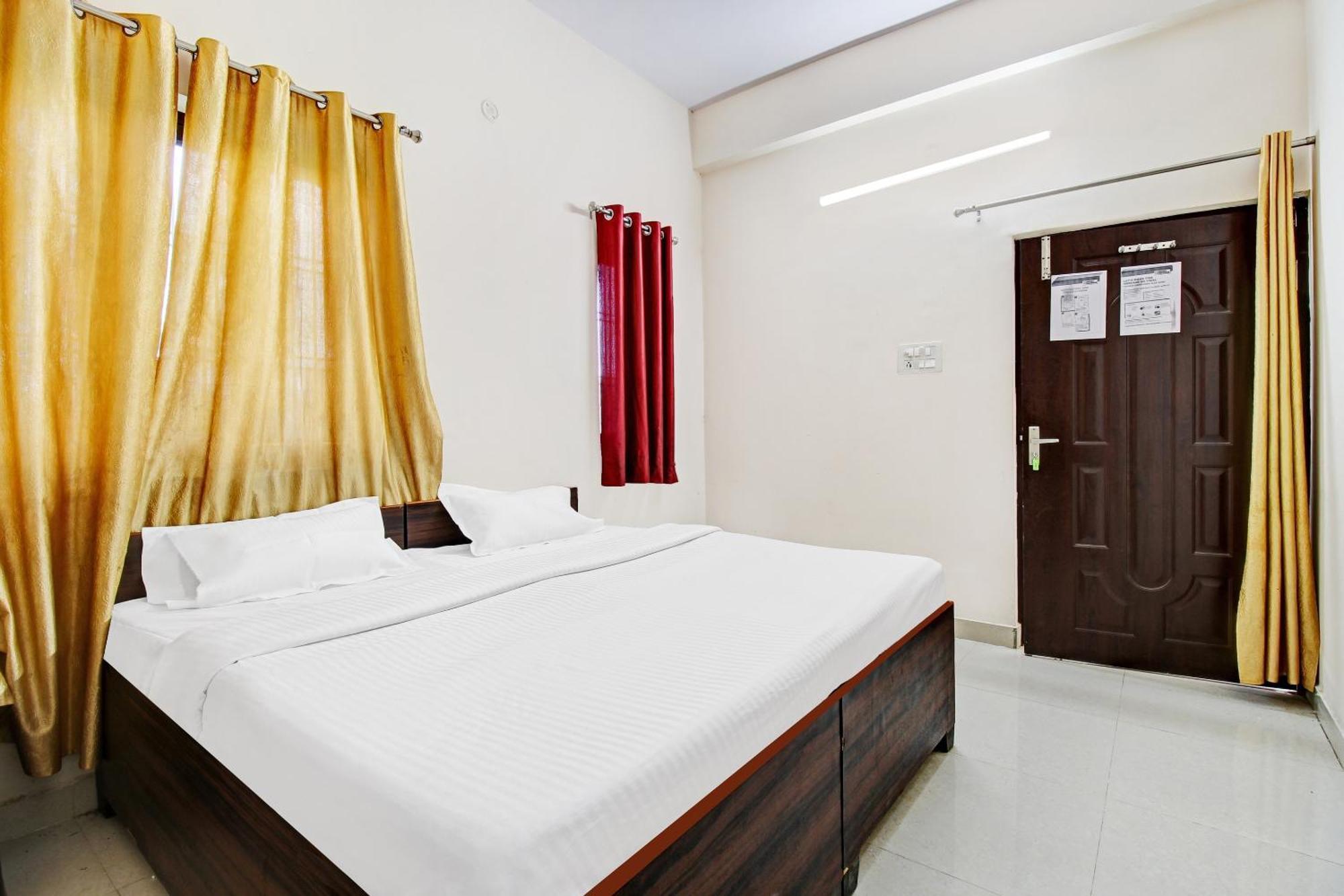 Hotel O Jr Hotel Лакнау Екстериор снимка