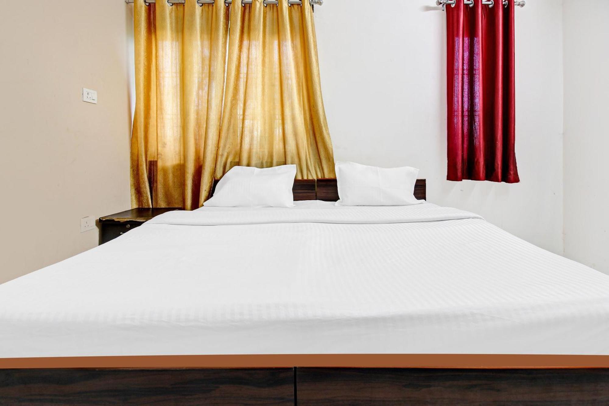 Hotel O Jr Hotel Лакнау Екстериор снимка